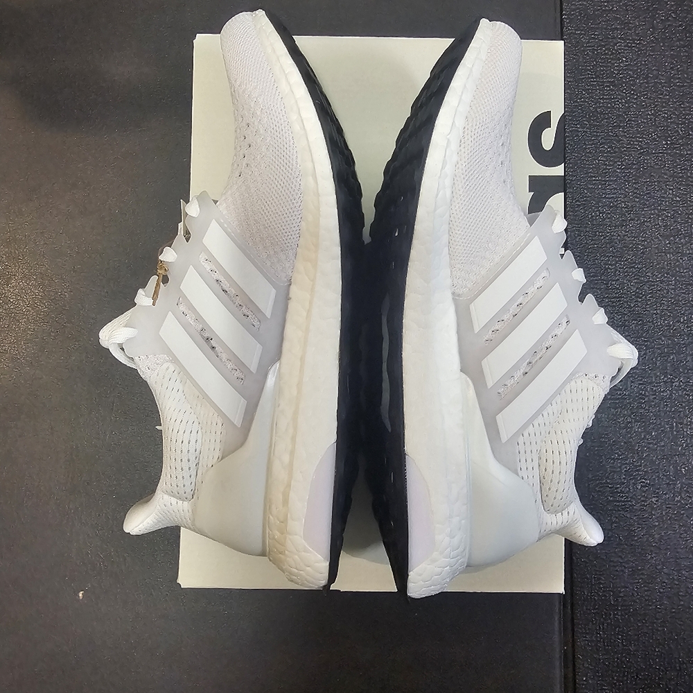 Adidas Ultraboost 1.0 Cloud White 8.5 - Picture 4 of 8